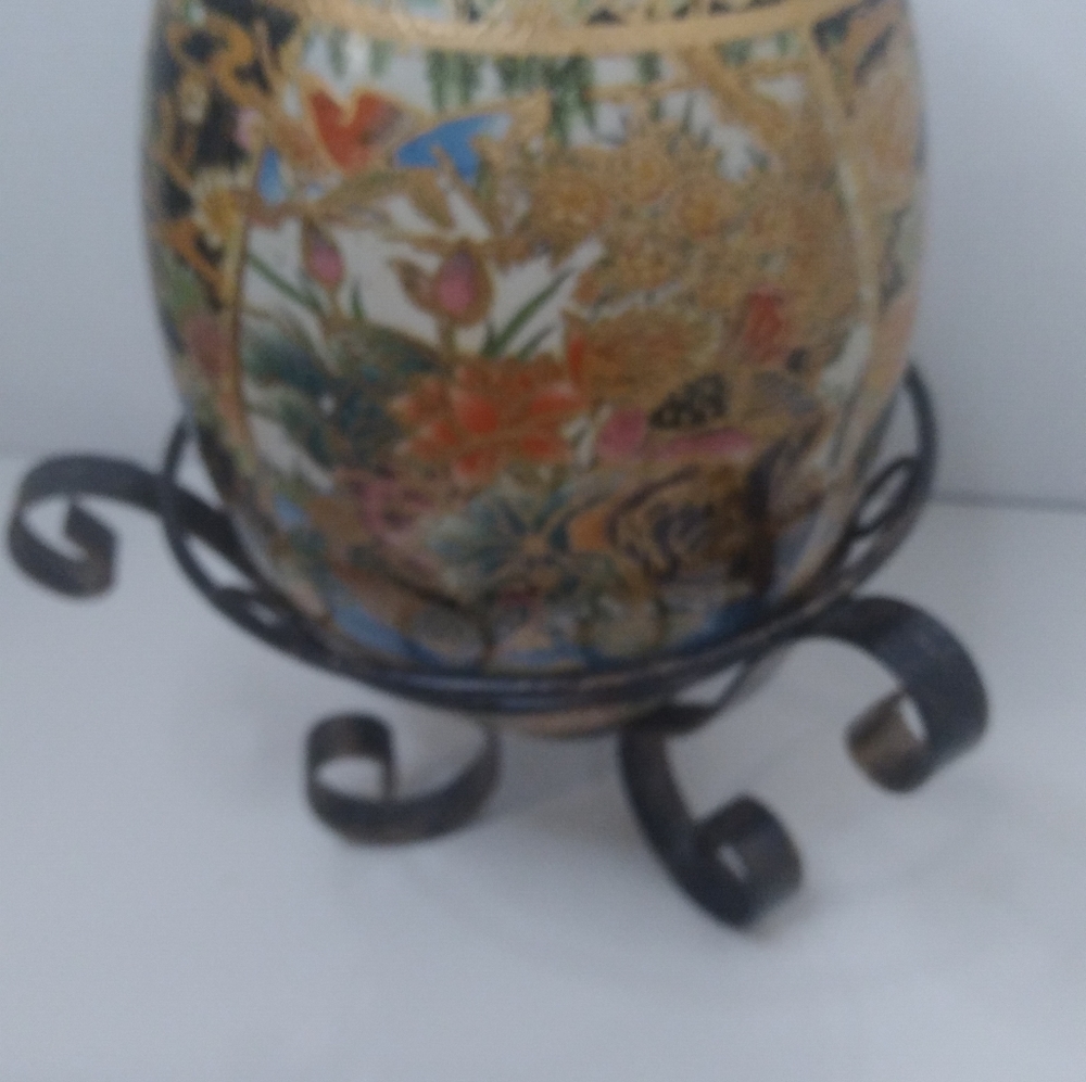 Large vintage/collectible porcelain and painted Chinese egg with stand